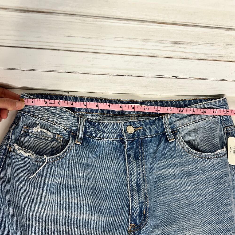 Altar’d State Vervet Cropped Distressed Denim Jeans Size 32 - Picture 11 of 12